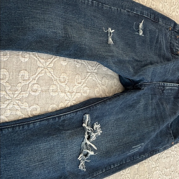 Men's Distressed Blue Jeans - Picture 7 of 8